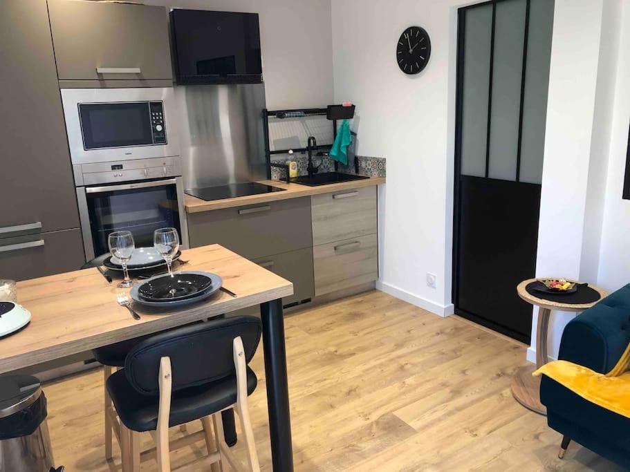 Maisonnette Avec Terrasse Argences Экстерьер фото